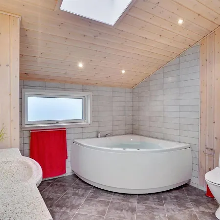 Holiday home Ewa - 75m From The Sea In Sealand By Interhome