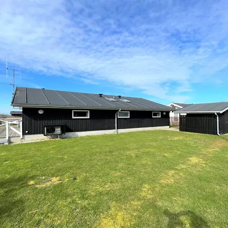 Ewa - 75m From The Sea By Interhome Semesterbostad Yderby